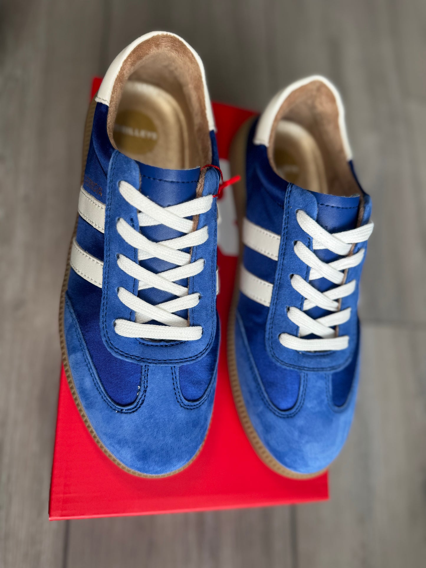 Drilleys Ninety Neon Blue Trainer
