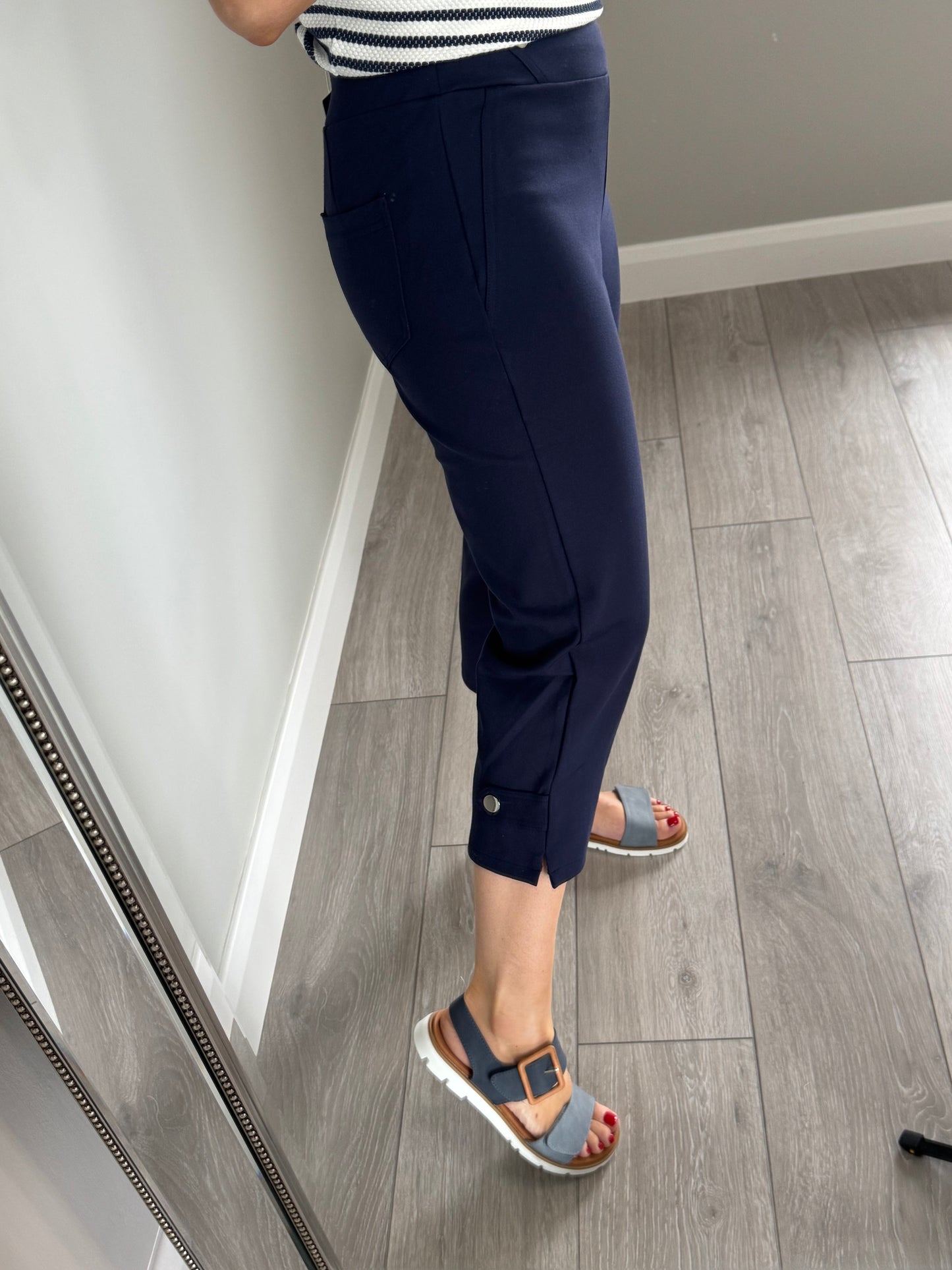 Pinns Navy Comfort Crops