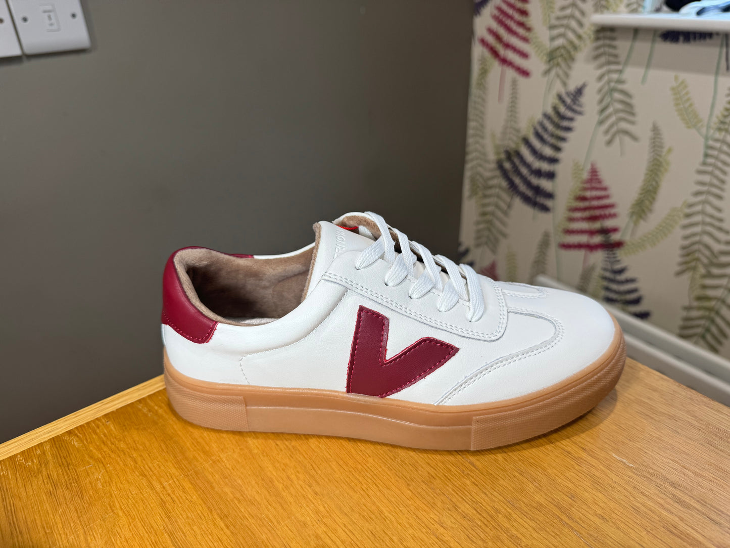 Drilleys Ninety Crystal Maroon Trainer