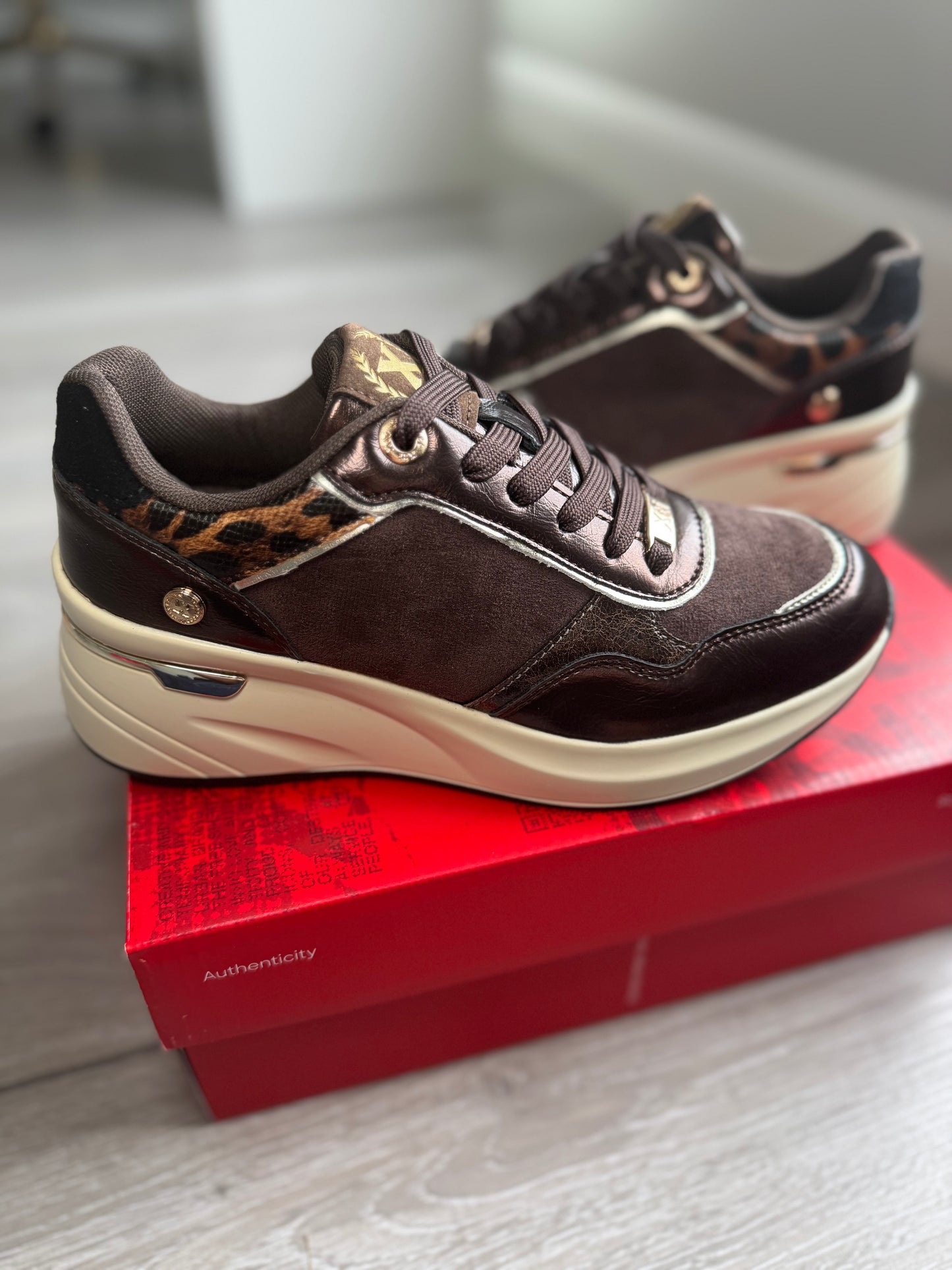 XTI Brown Wedge Trainer