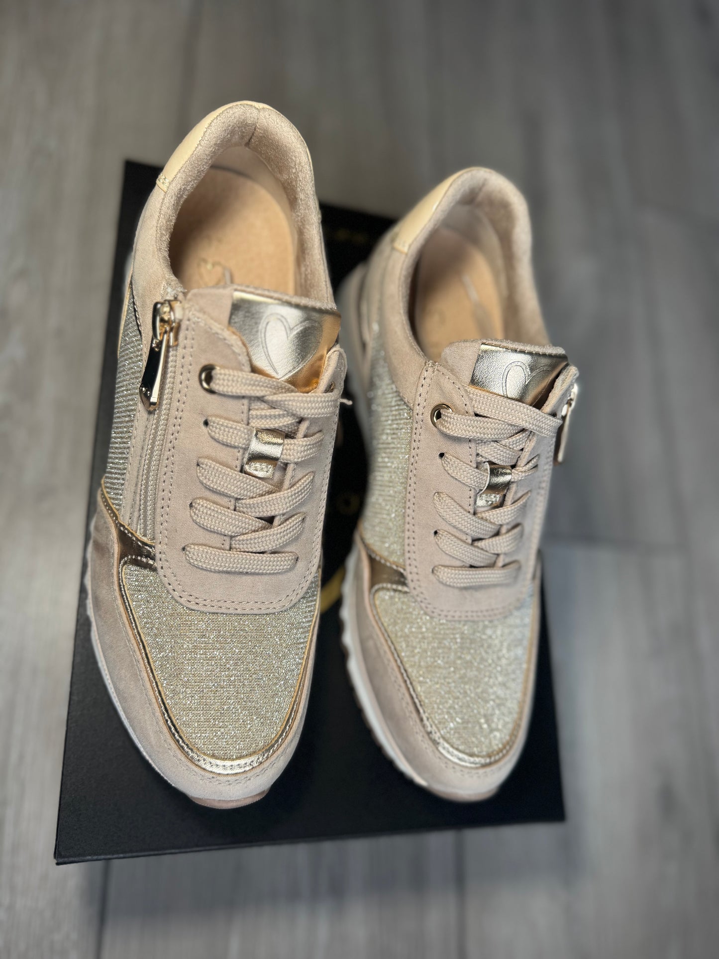 Marco Tozzi Dune Shimmer Zip Trainer