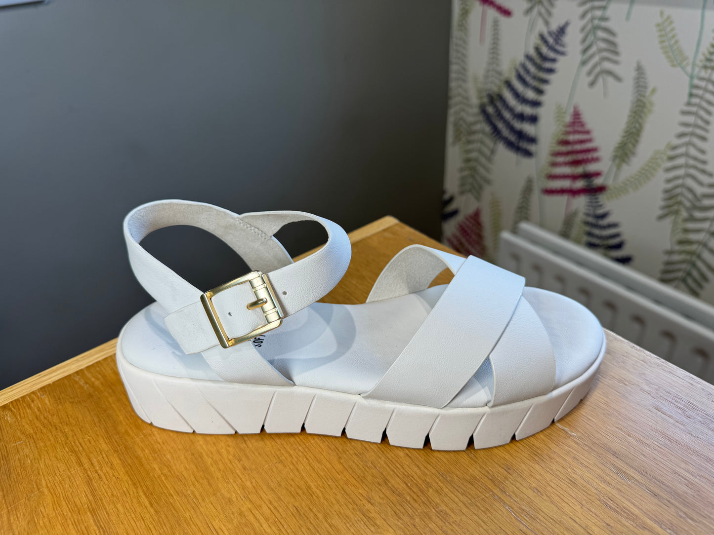 S. Oliver Cream Sandal