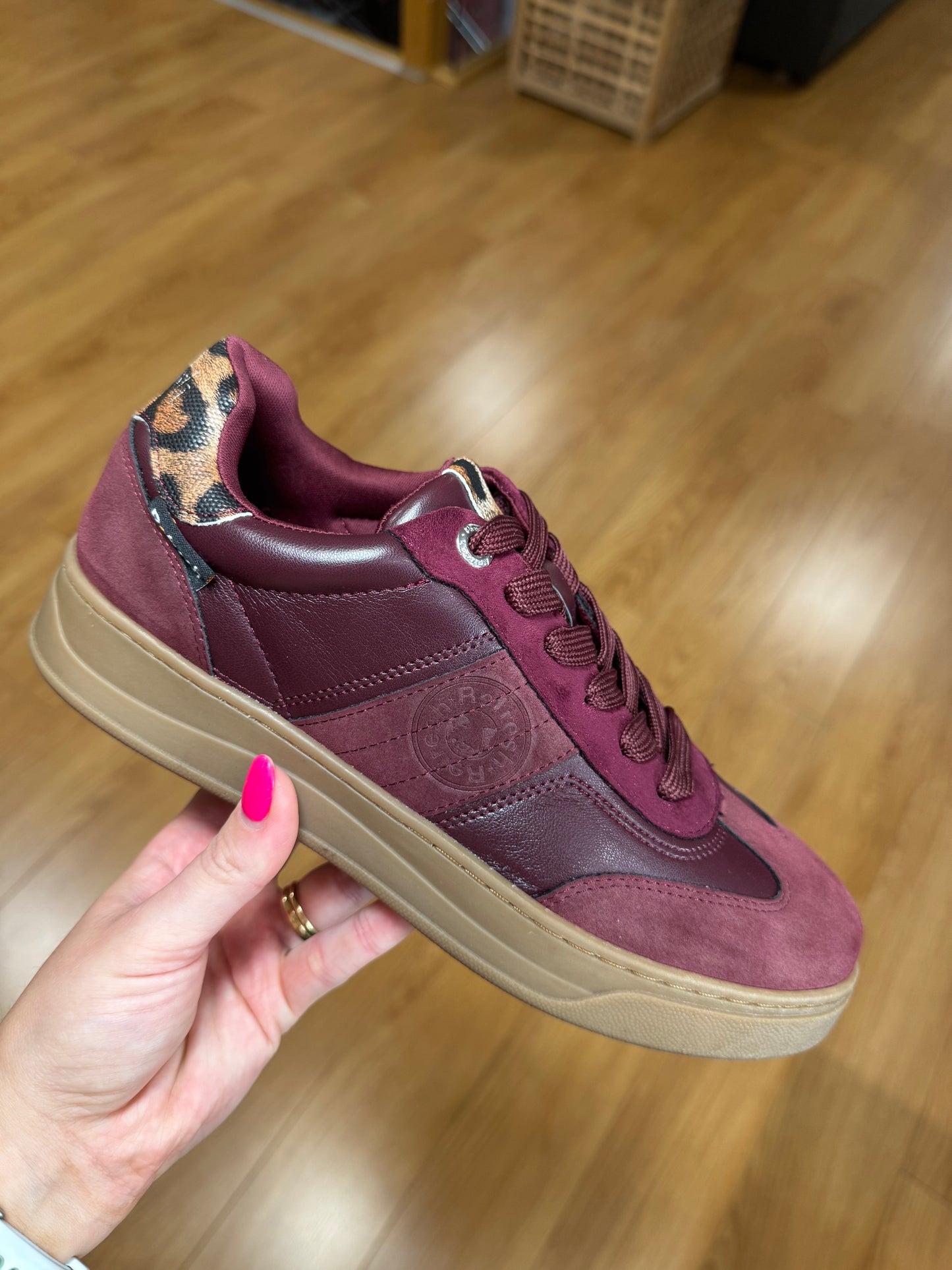 Refresh Burgundy/Leopard Trainer