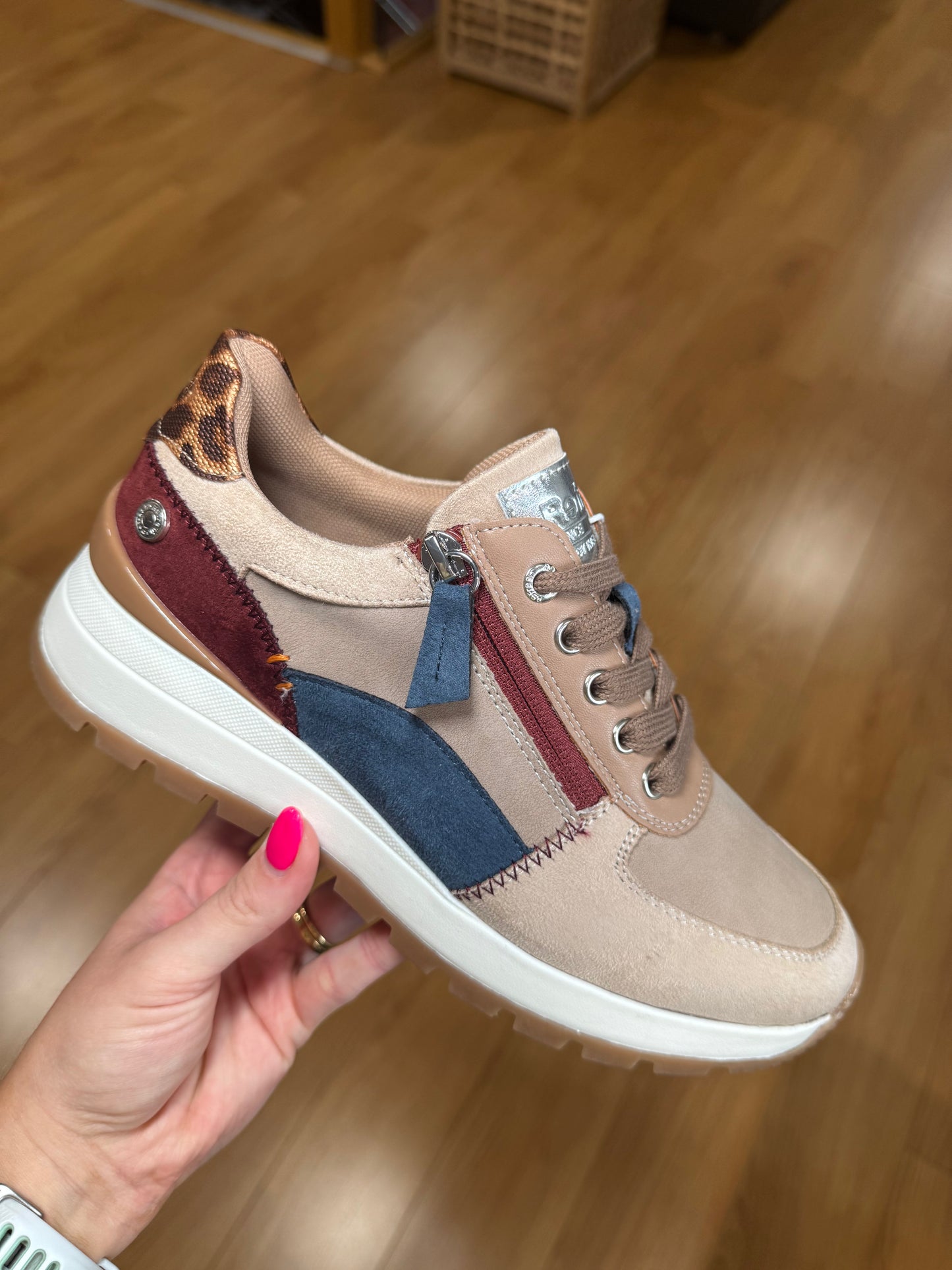Refresh Beige Multi Zip Trainer