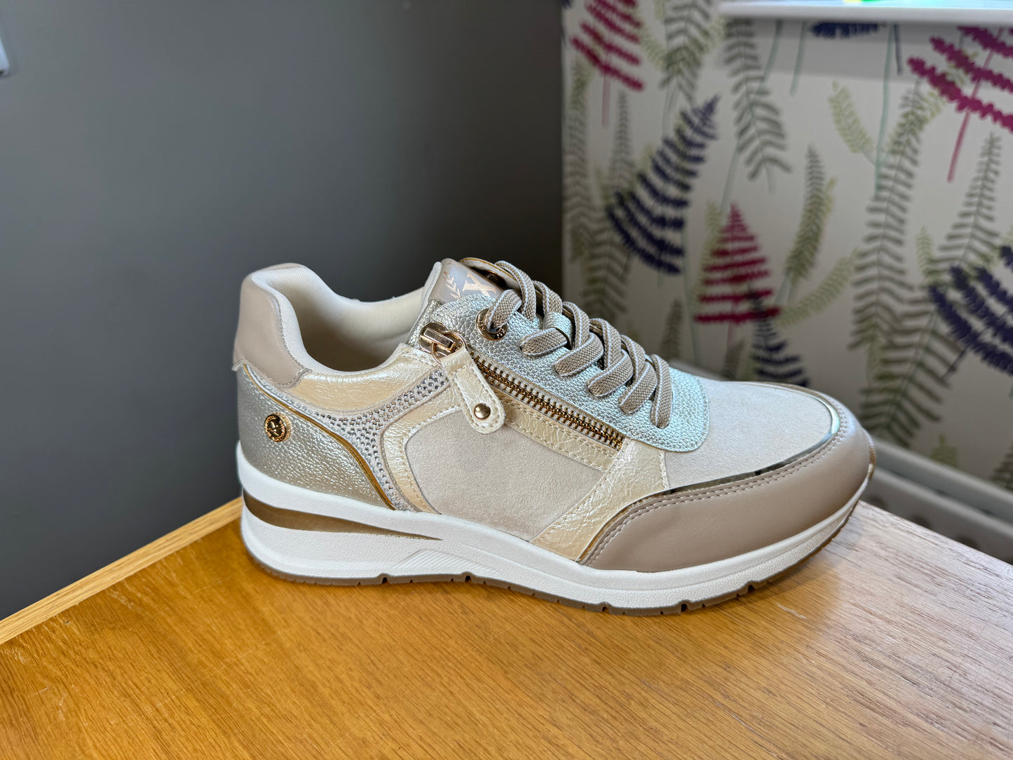 XTI Beige/Gold Wedge Zip Trainer