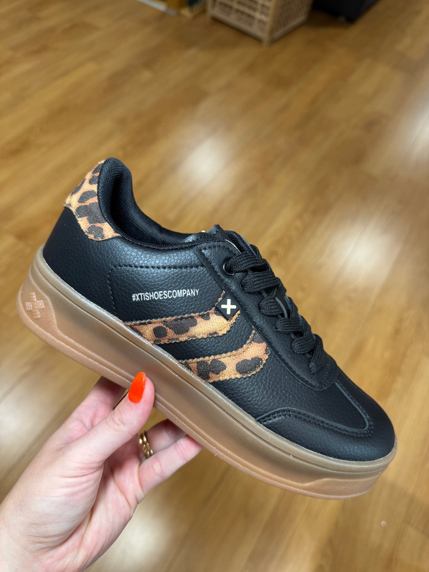 XTI Black Leopard Stripe Gum Trainer