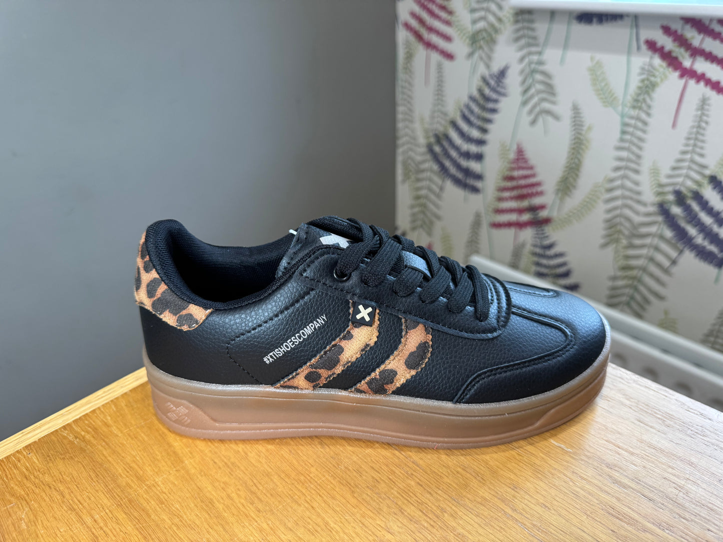 XTI Black Leopard Stripe Gum Trainer