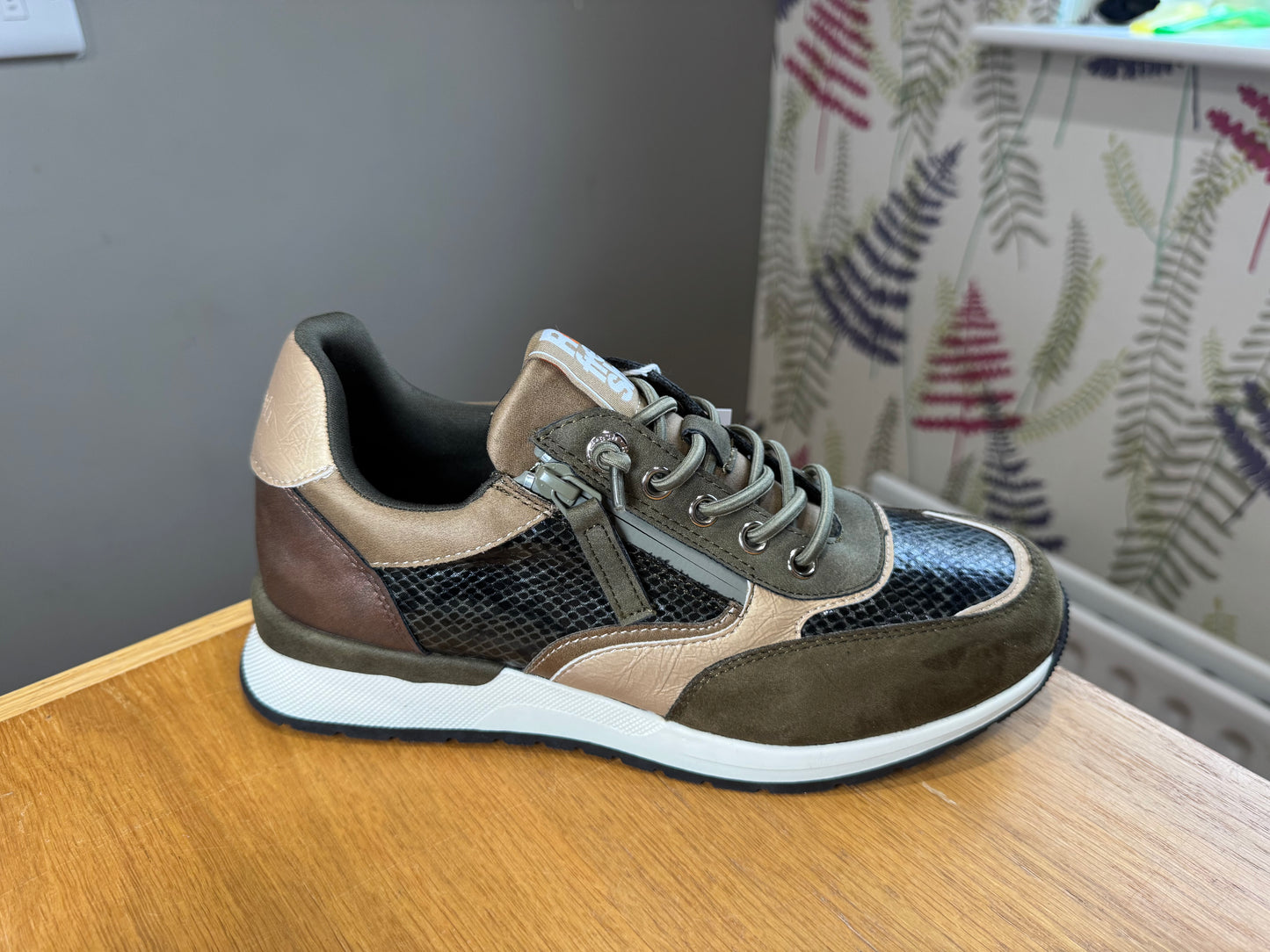 Refresh Khaki/Snake Zip Trainer