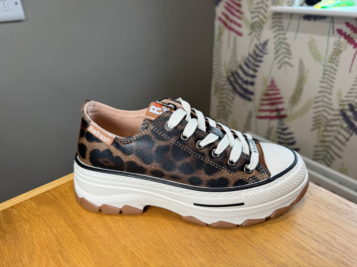 Refresh Leopard Leather Trainer
