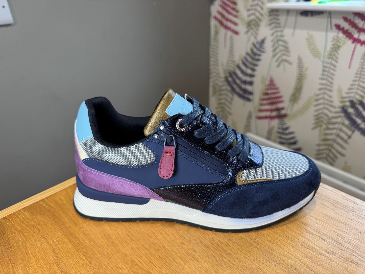 Refresh Navy Multi Zip Trainer