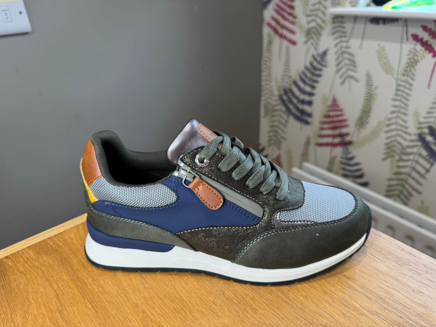 Refresh Khaki Multi Zip Trainer