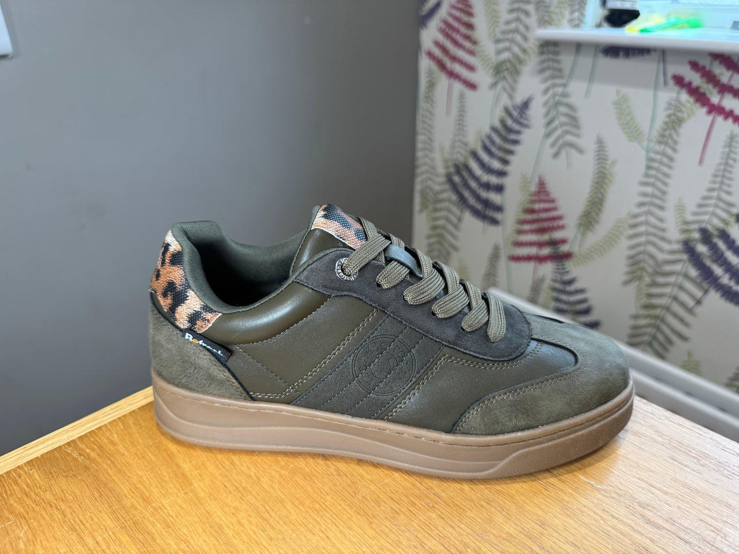 Refresh Khaki/Leopard Trainer