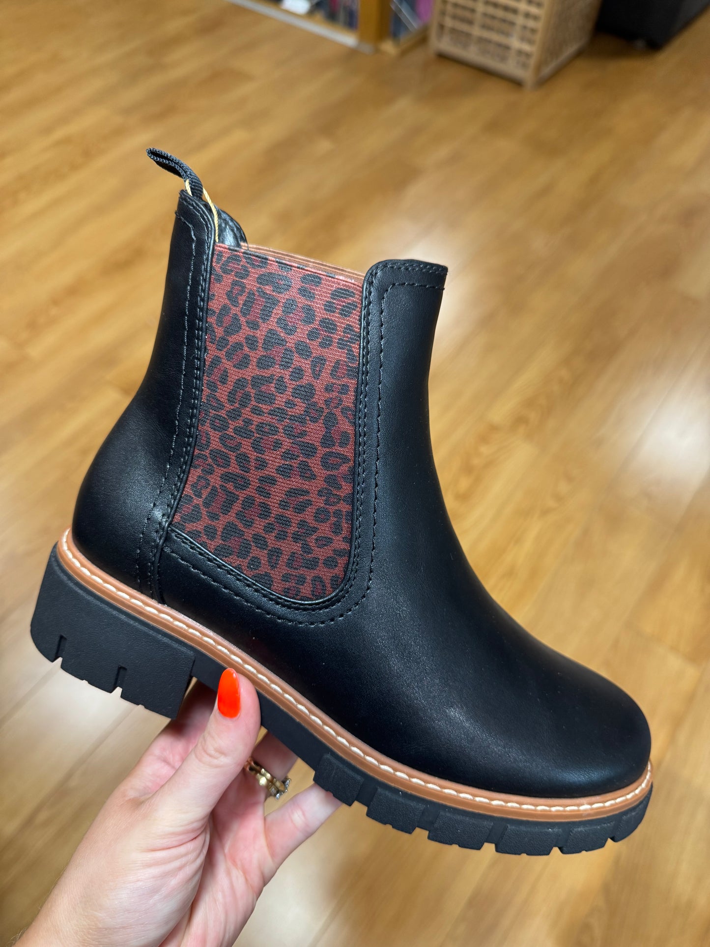 Lunar Ribble Black/Leopard Chelsea Boot
