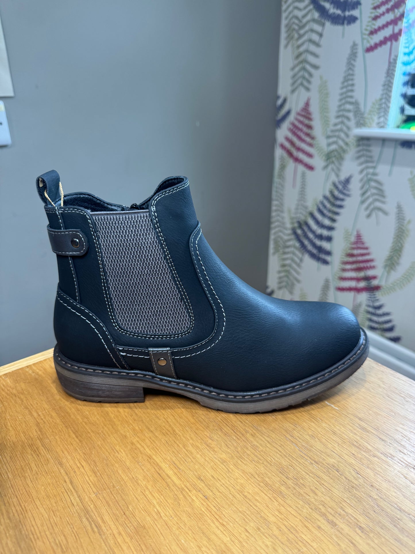 Lunar Roxie II Black Chelsea Boot