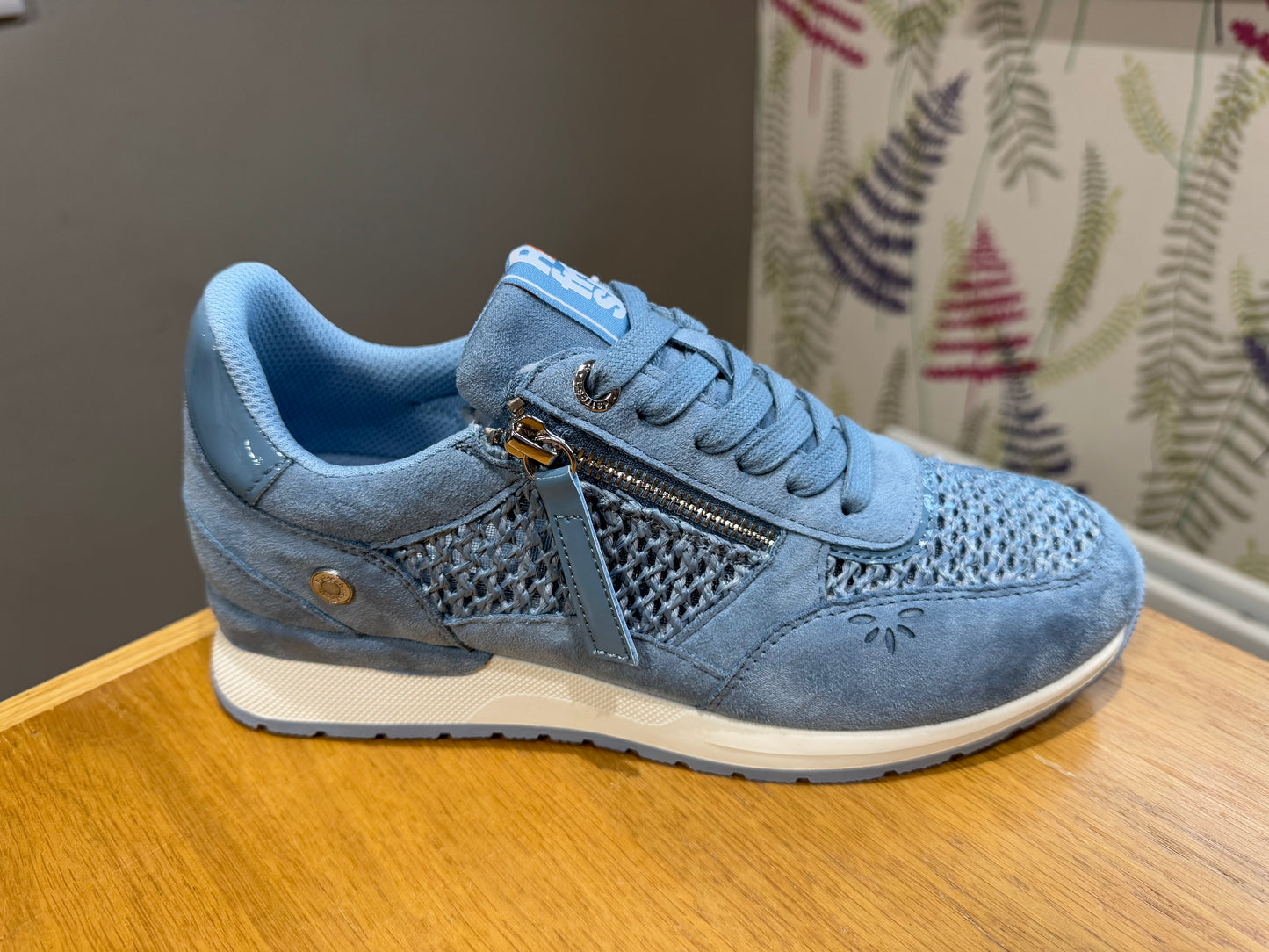 Refresh Blue Weave Zip Trainer
