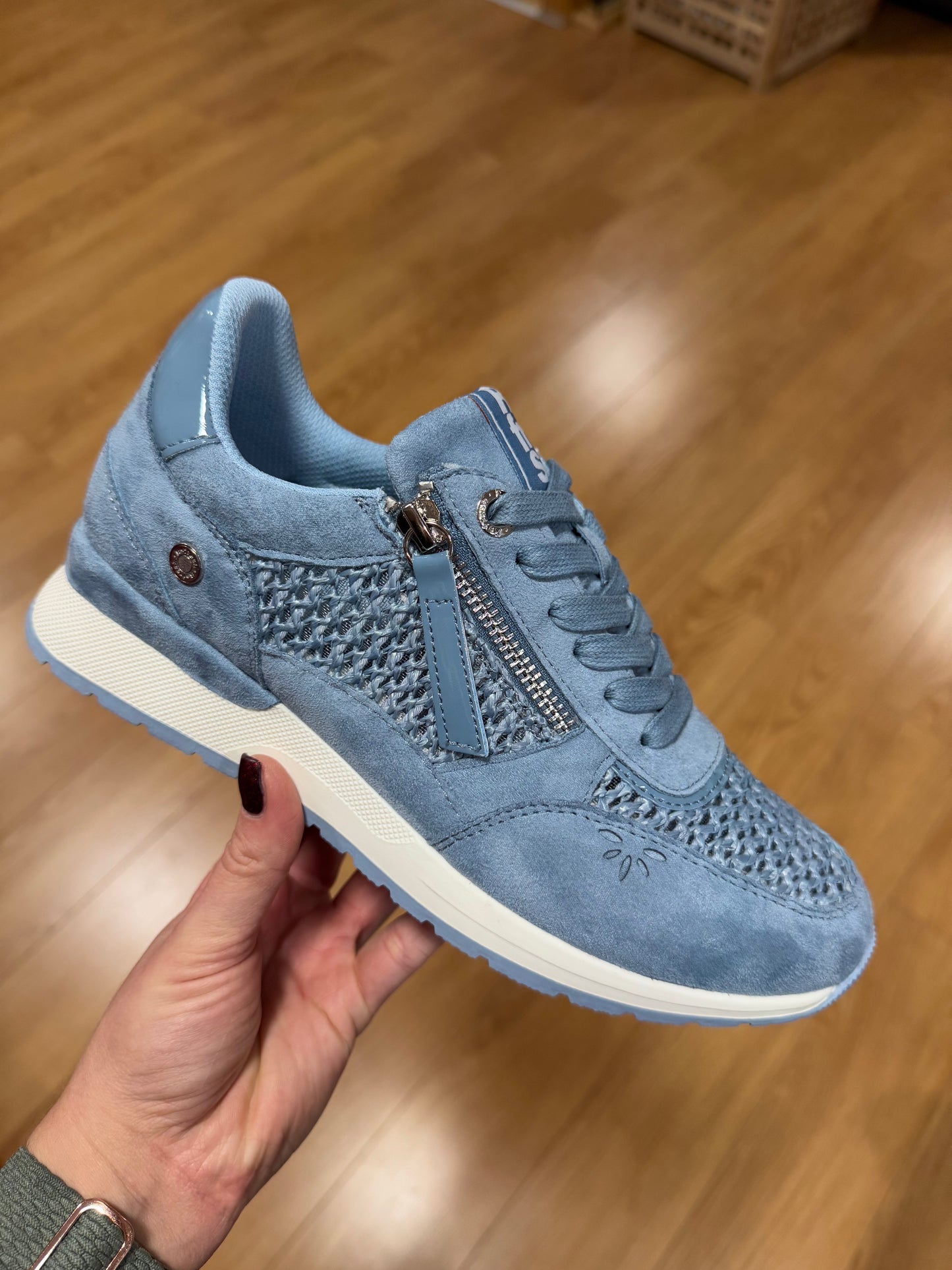 Refresh Blue Weave Zip Trainer
