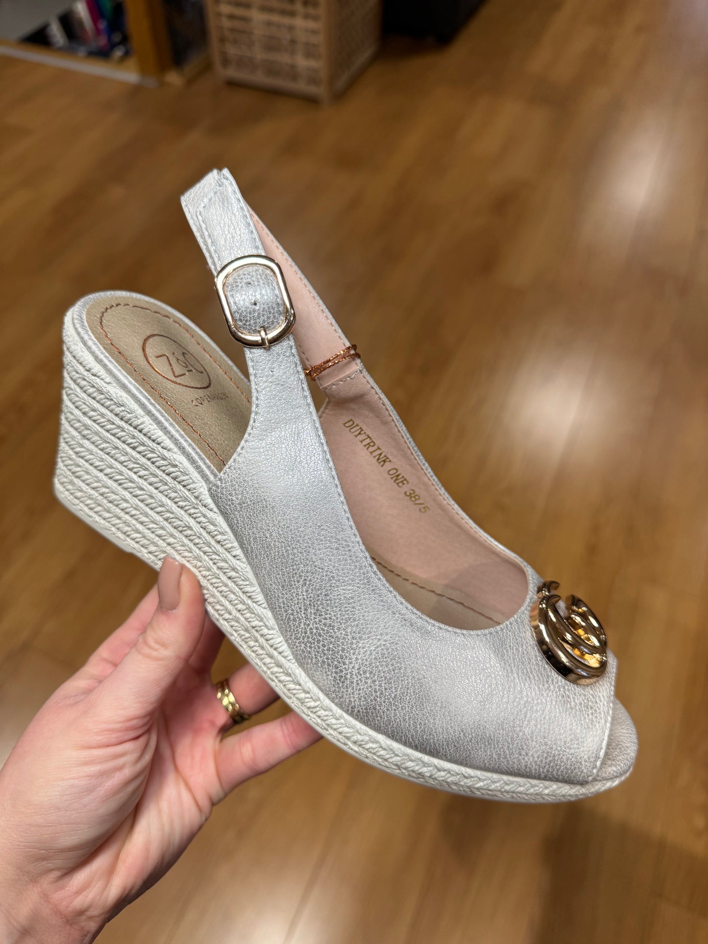 Zanni & Co Duyrink Silvery Wedge Slingback