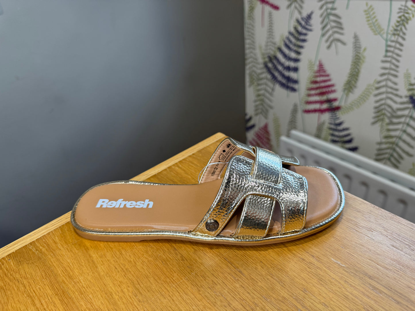 Refresh Gold Metallic Slider