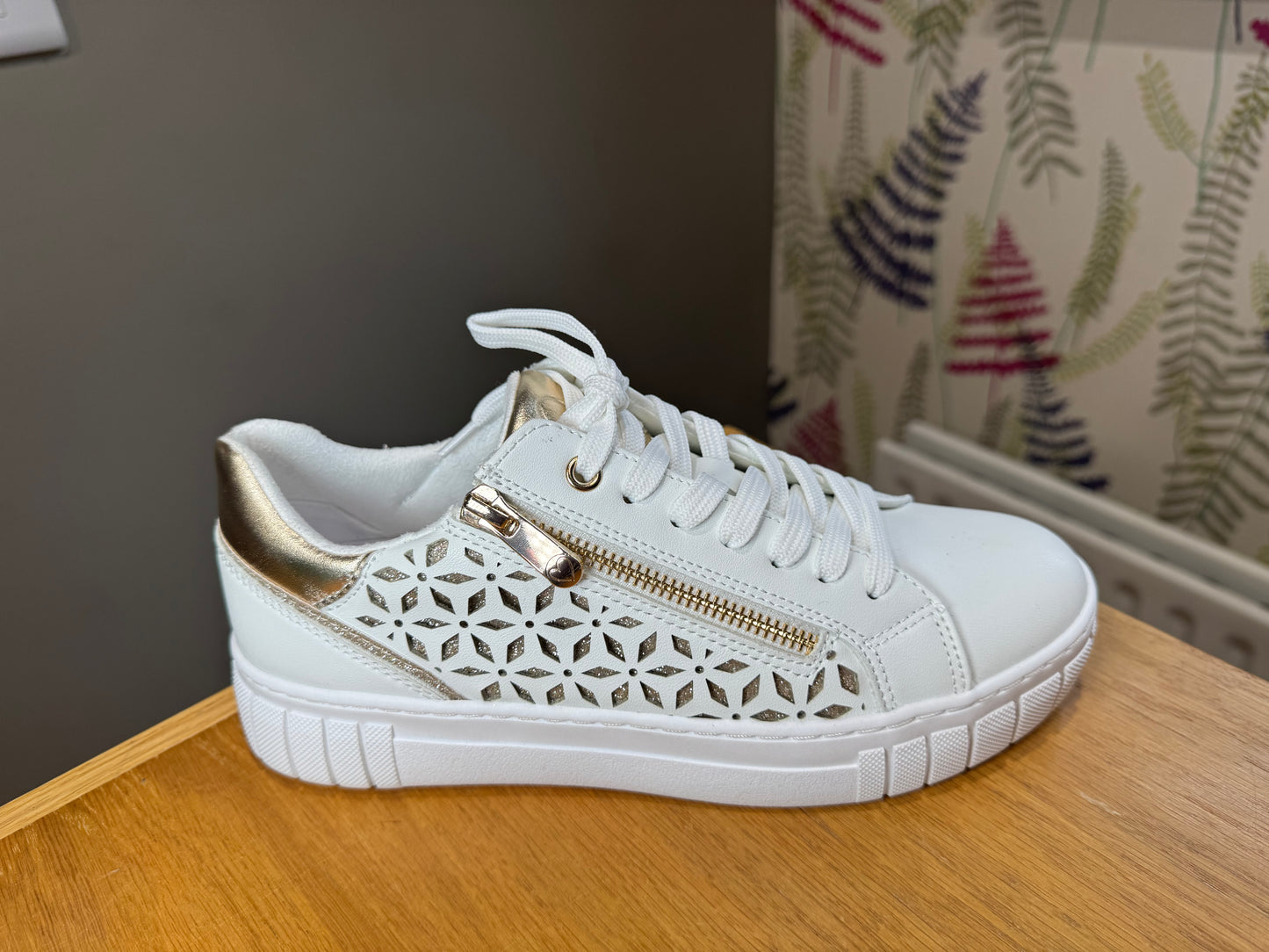 Marco Tozzi White/Gold Zip Trainer