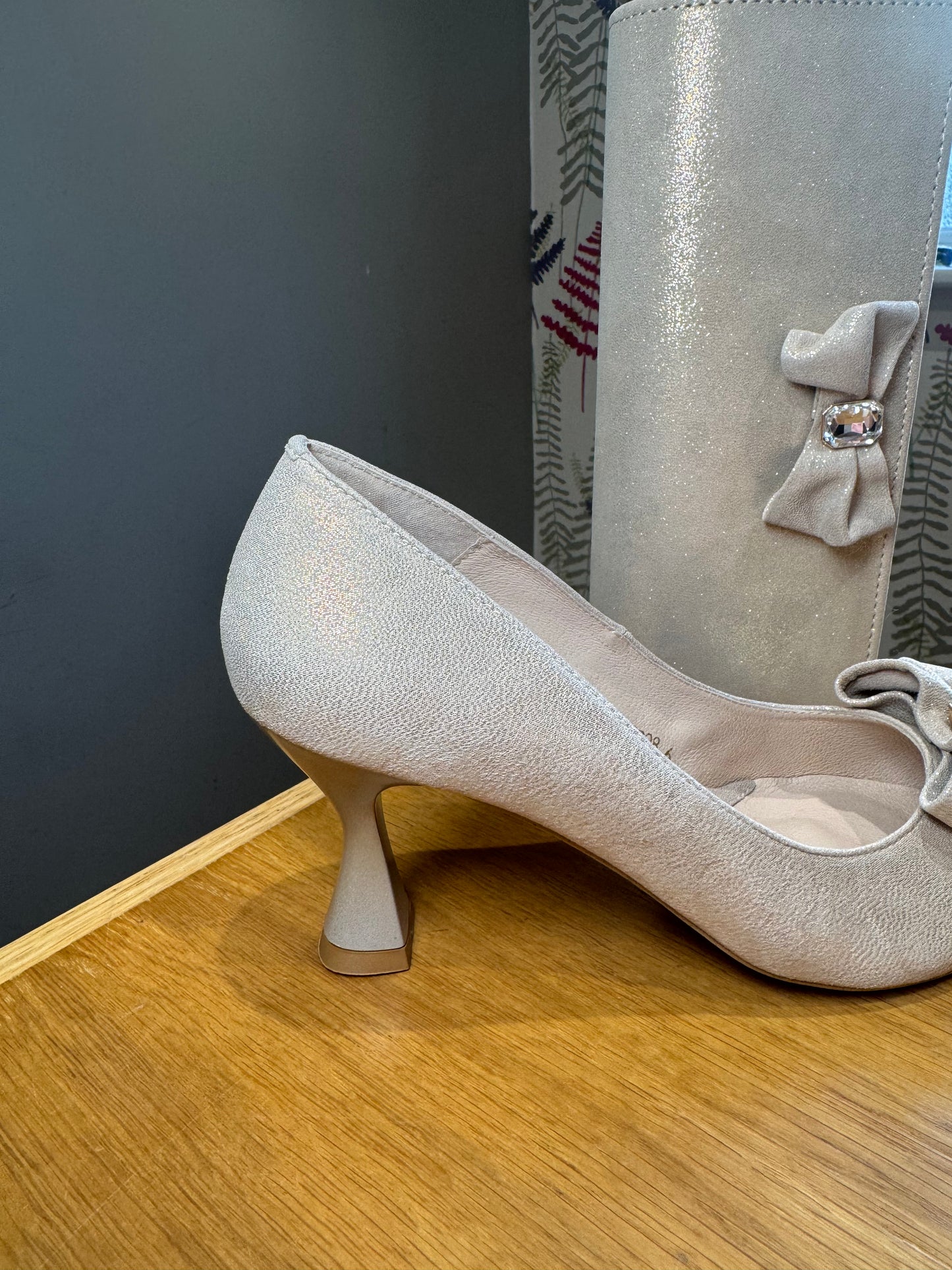 Emis Gold Shimmer Gold Mid Heel Court