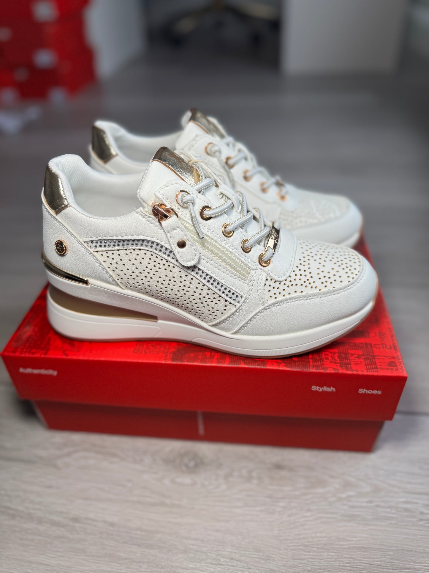XTI White Wedge Trainer