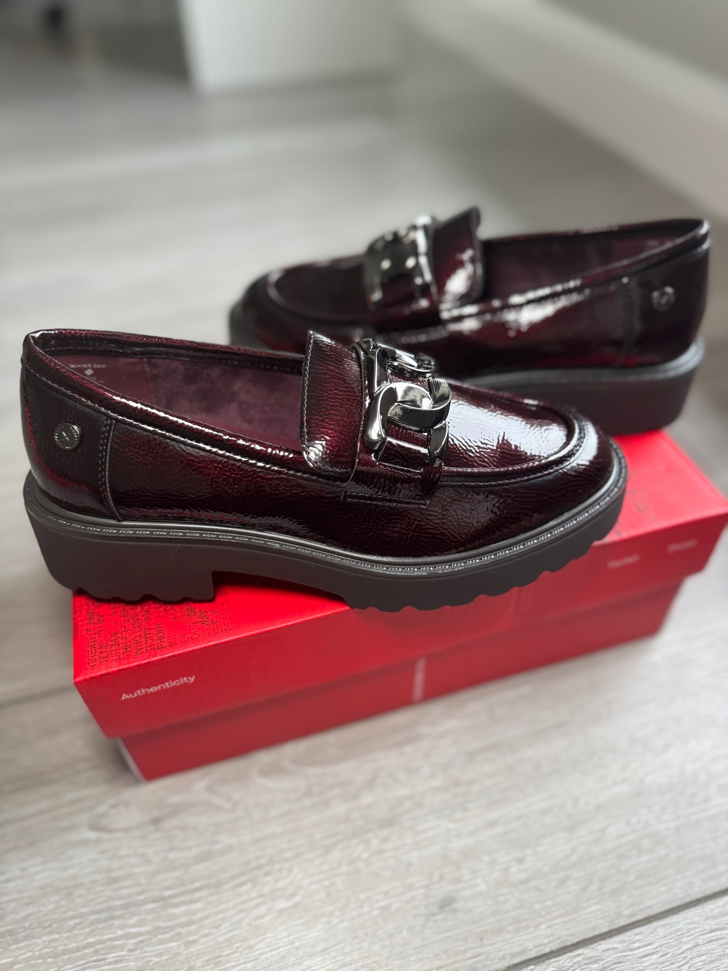 XTI Burgundy Patent Loafer
