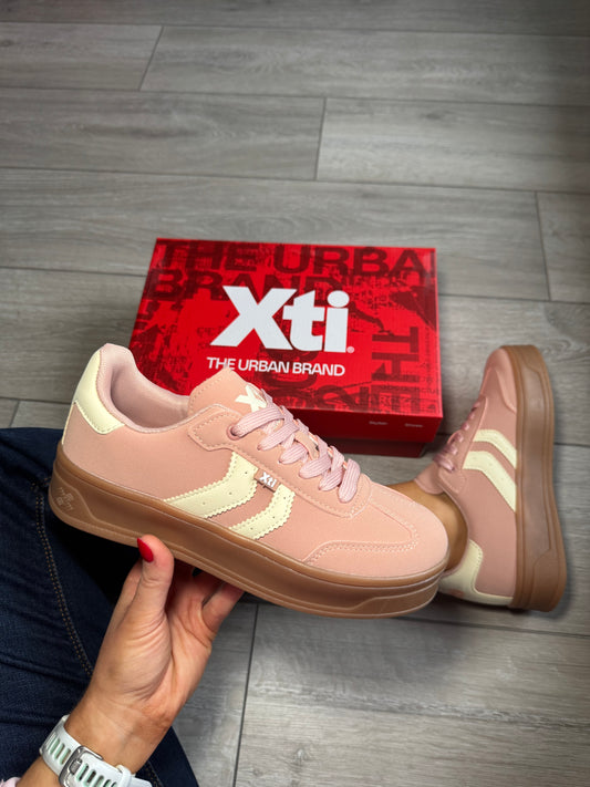 XTI Nude/Cream Stripe Trainer