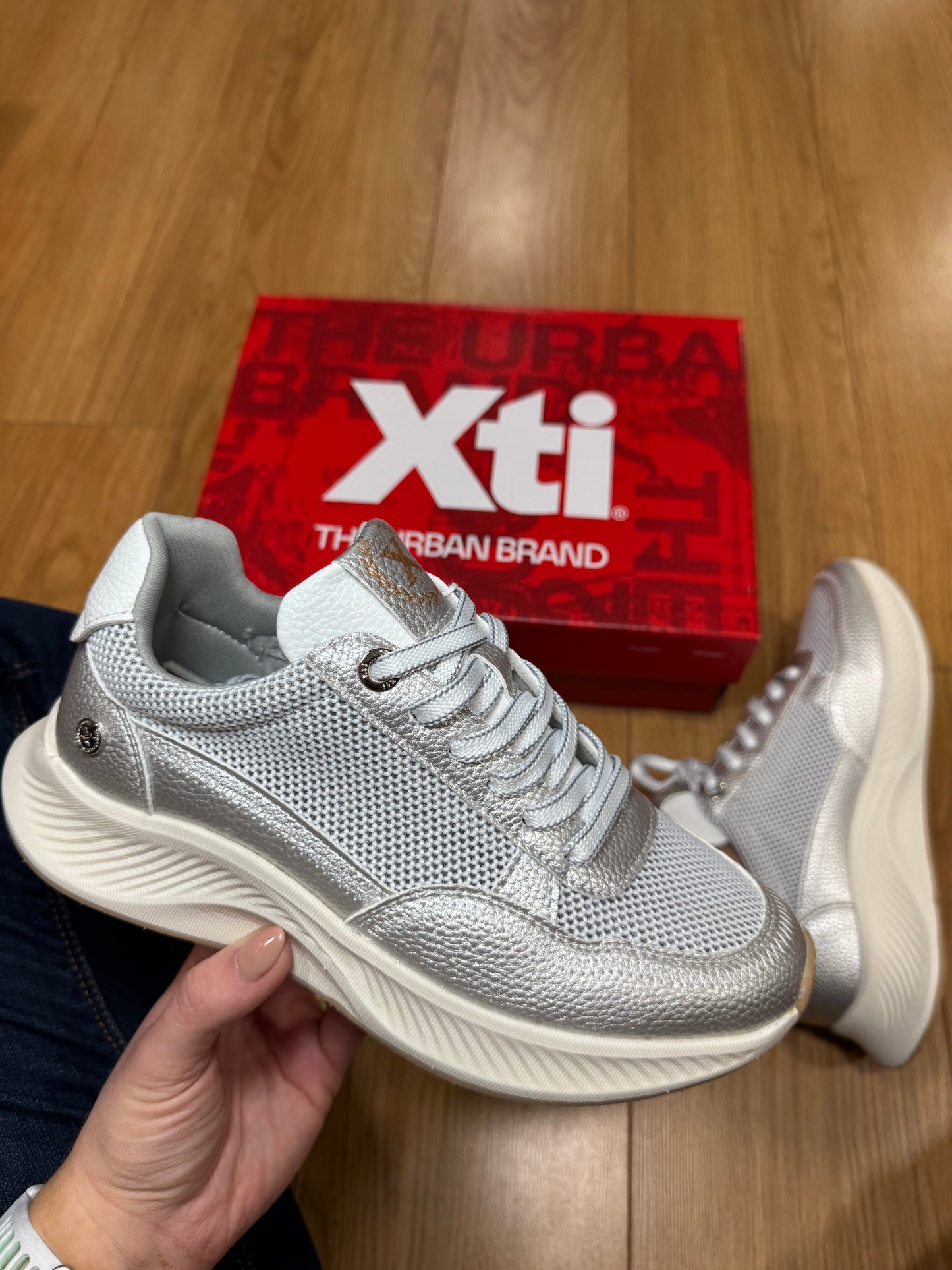 XTI Silver Metallic Trainer