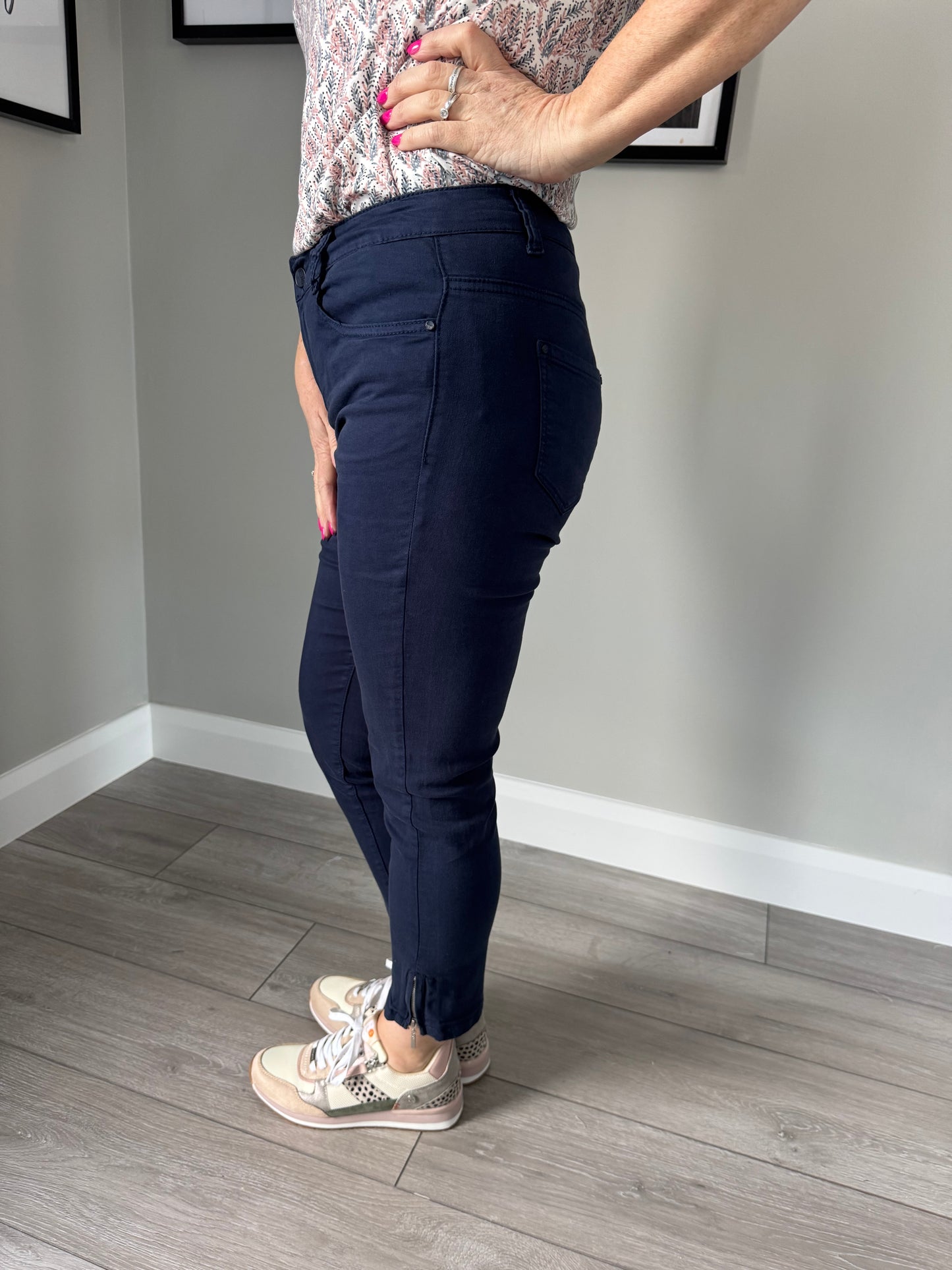 Kalisson Navy Zip Crop