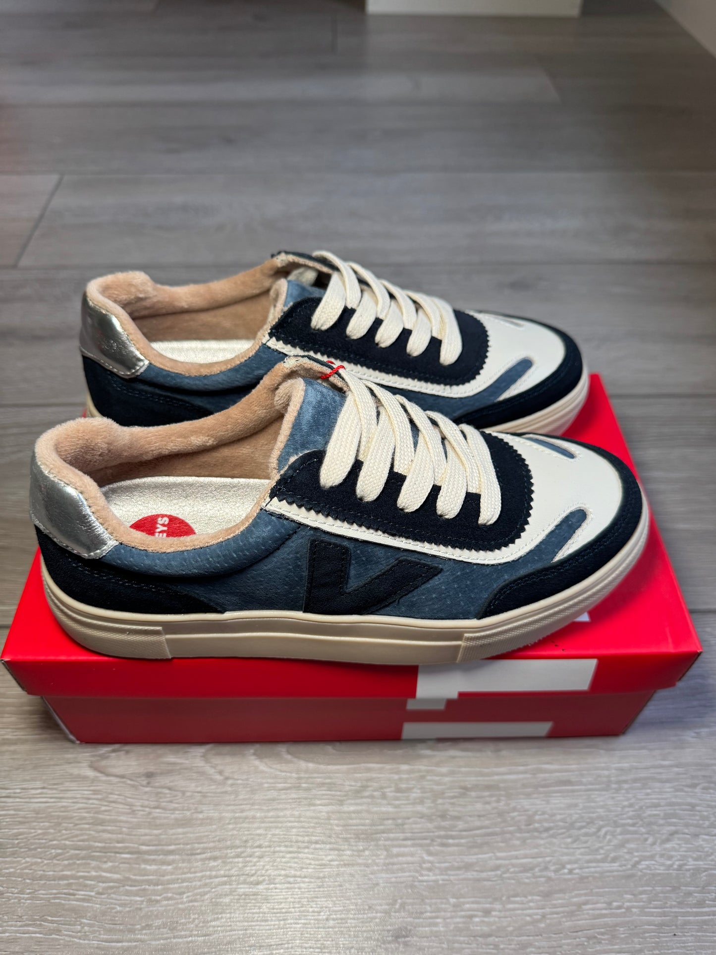 Drilleys Eighty Royal/Navy Trainer