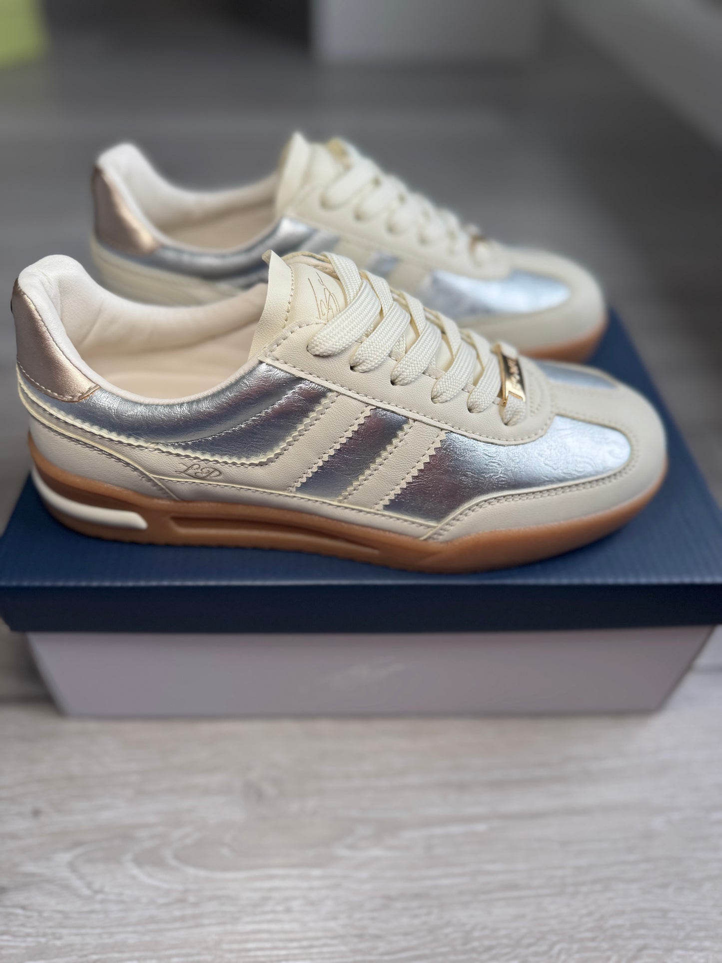 Lloyd & Pryce McGhen Timeless Bloom Trainer