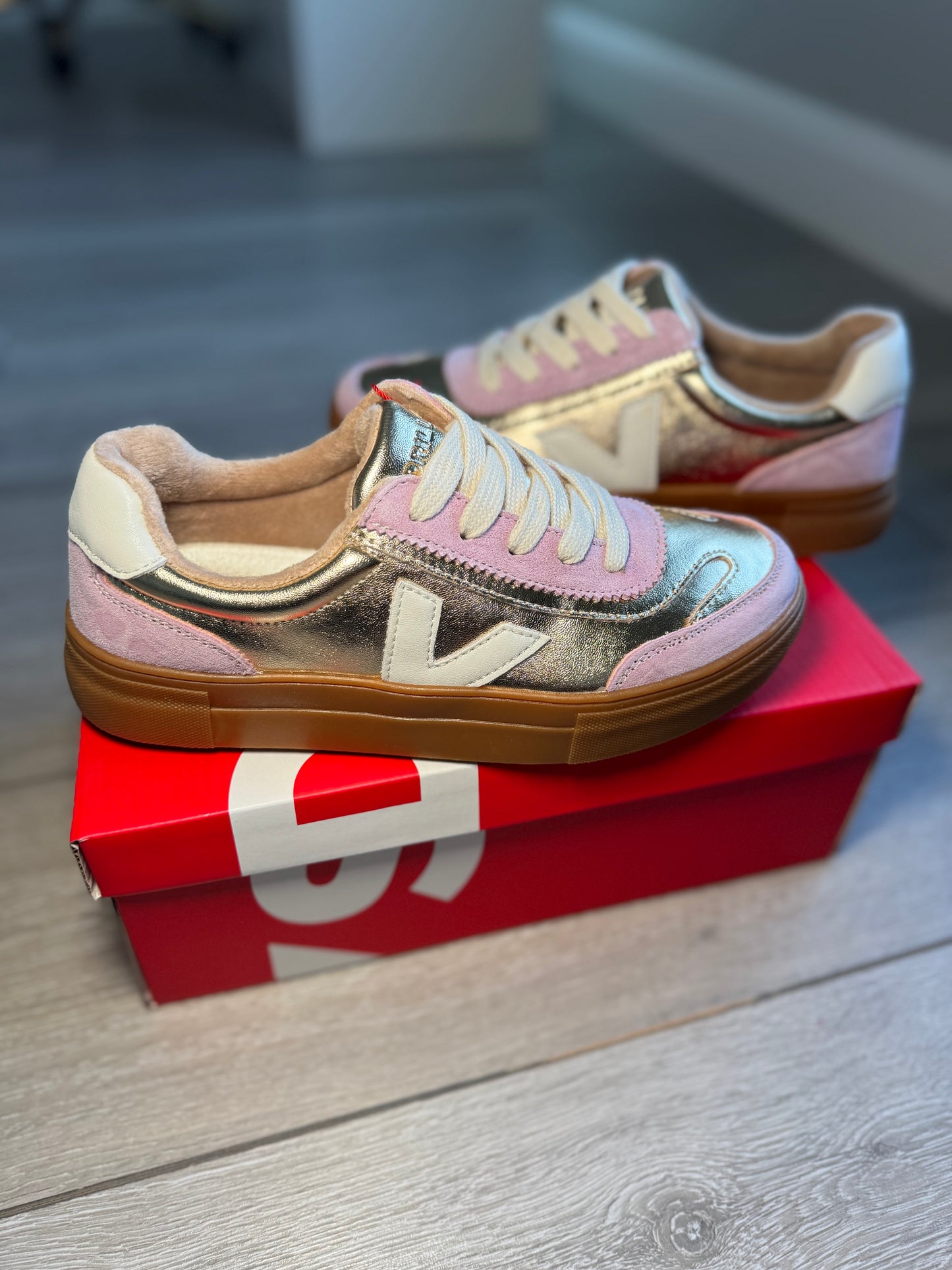 Drilleys Golden Musk Trainer