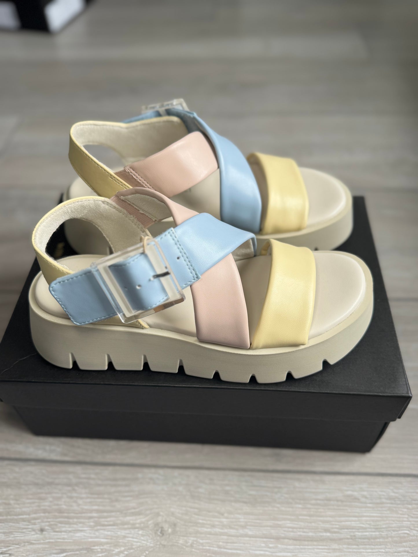 Marco Tozzi Vanilla Comb Sandal