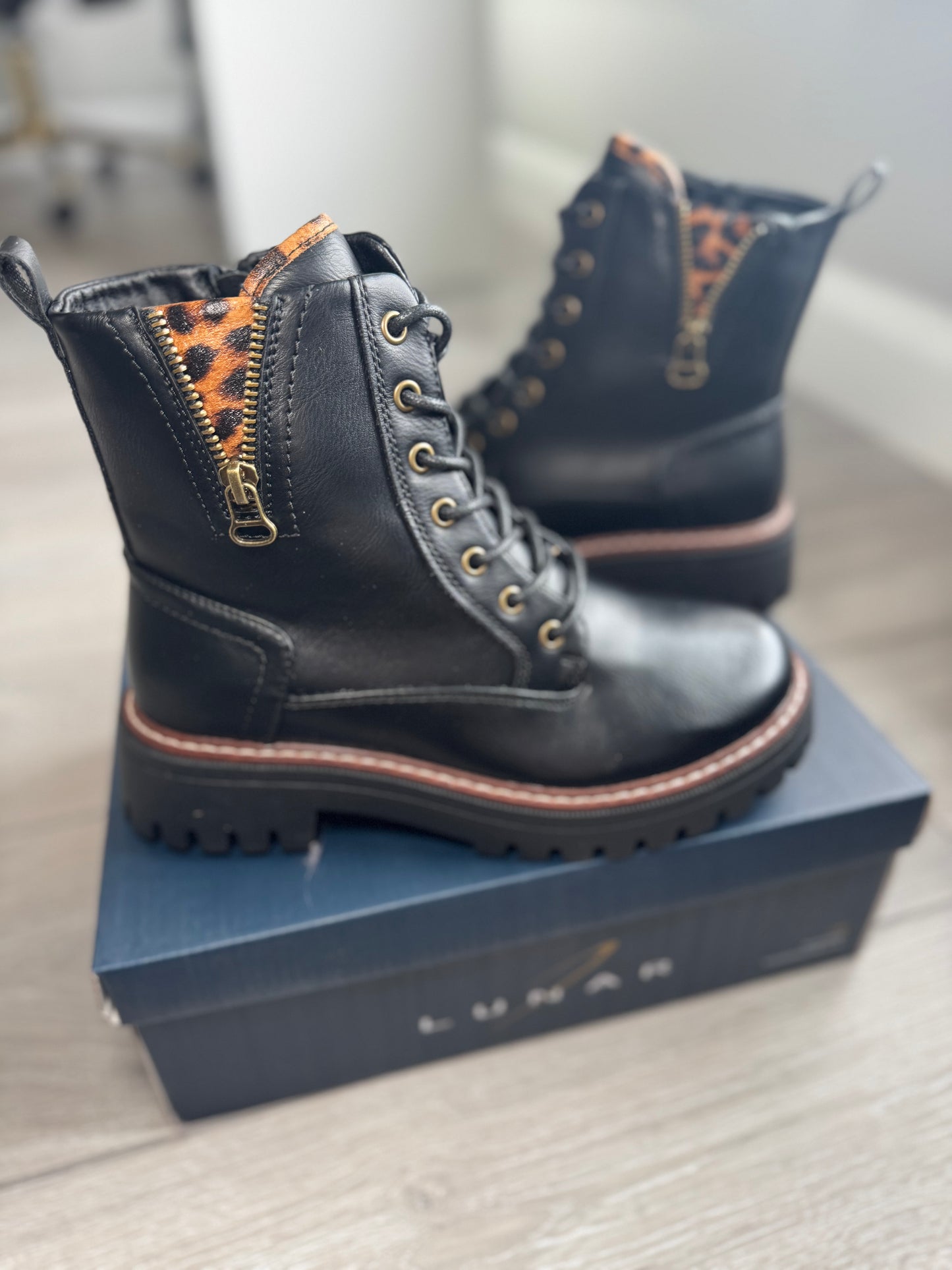 Lunar Colorado Black Leopard Boot
