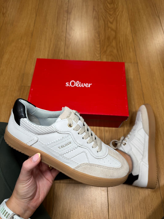 S. Oliver White Comb Trainer