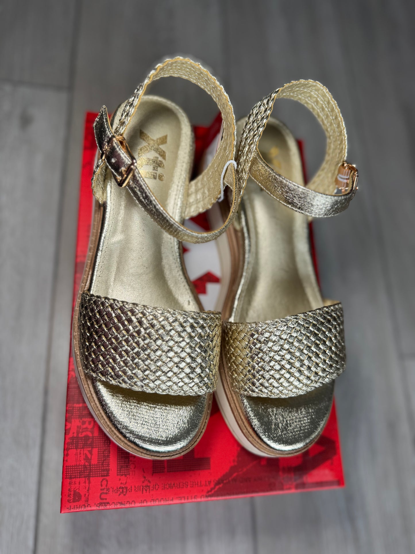 XTI Gold Wedge Sandal