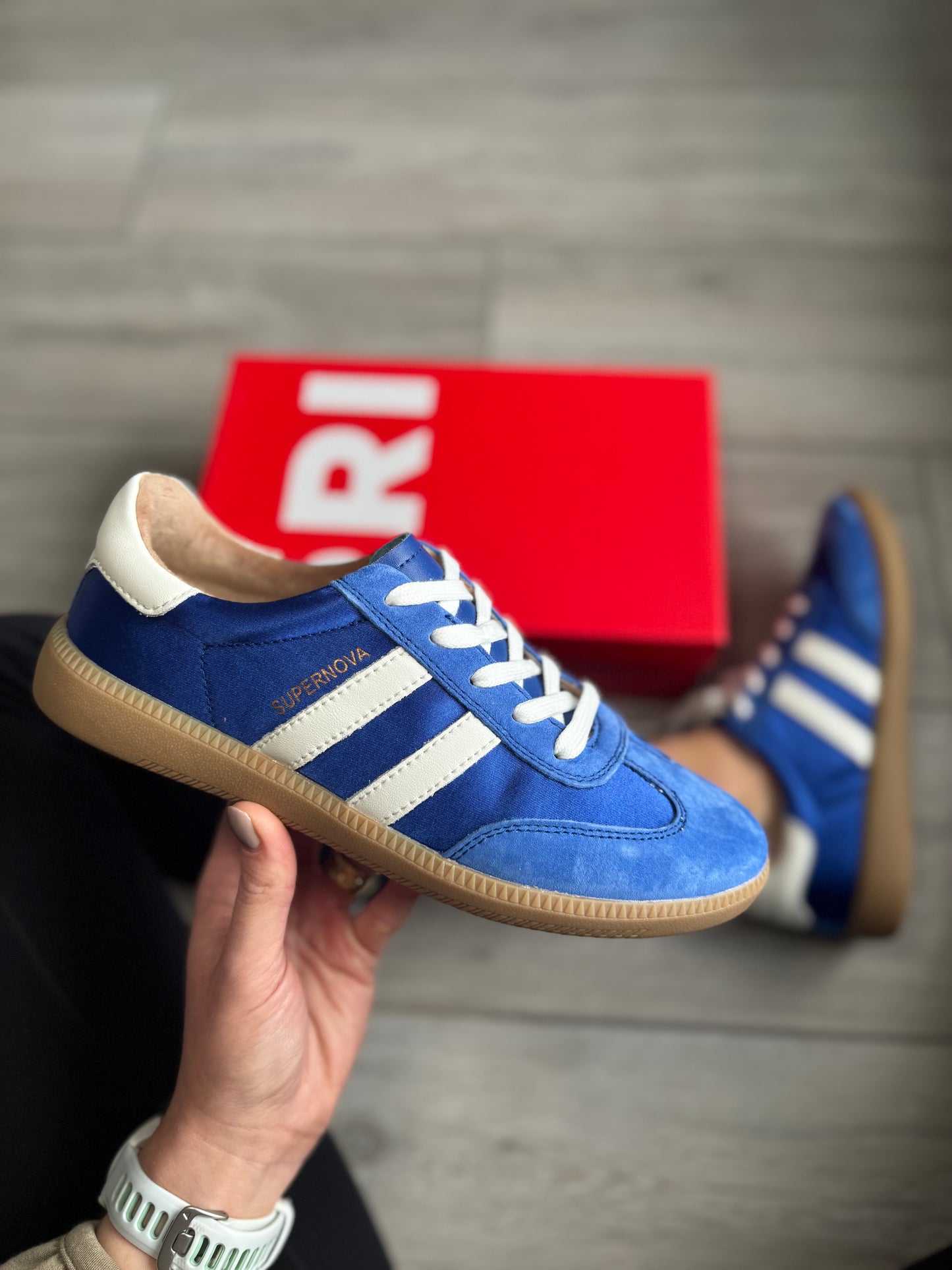Drilleys Ninety Neon Blue Trainer