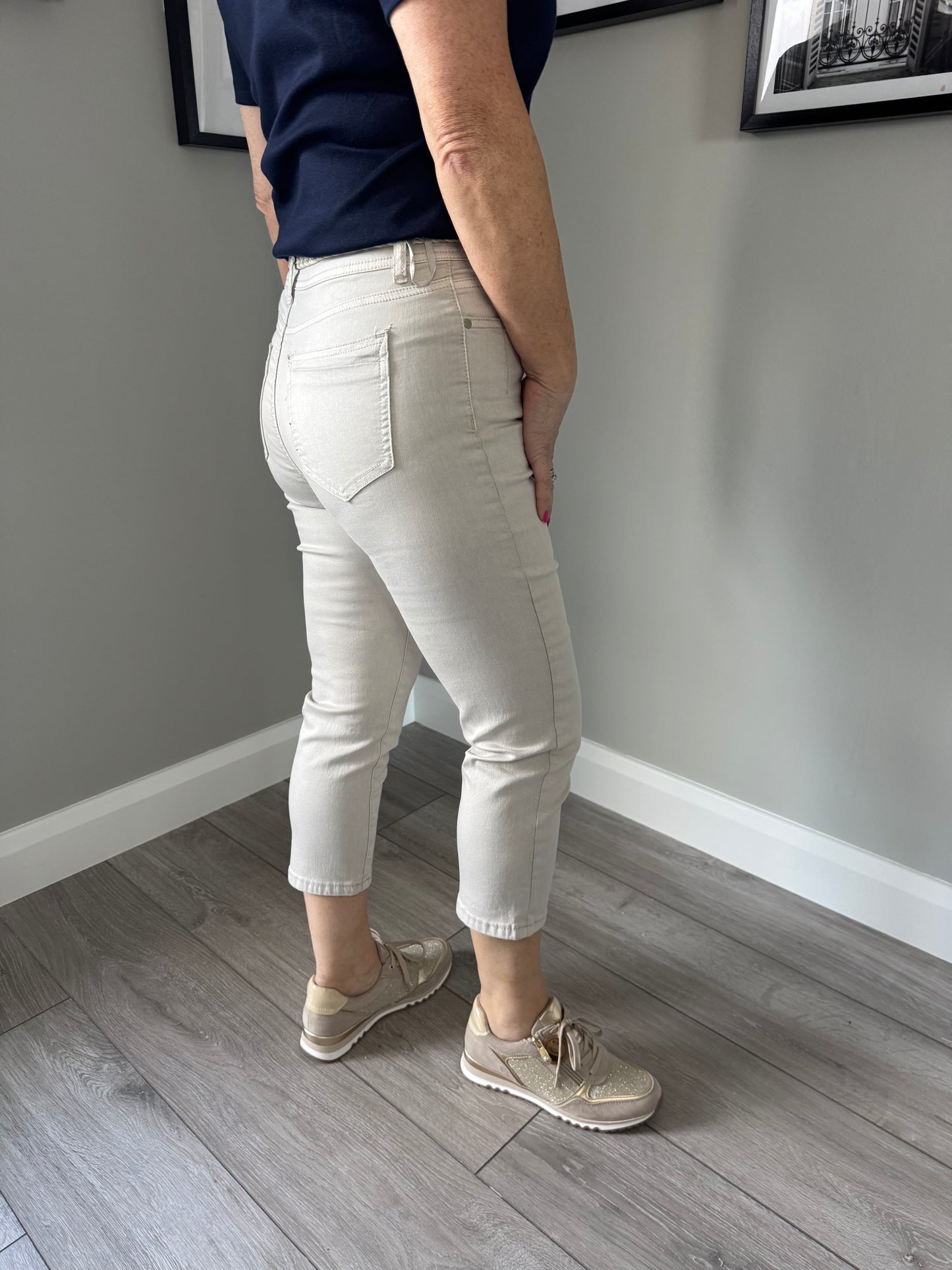 Claudia C Stone Belted Crops