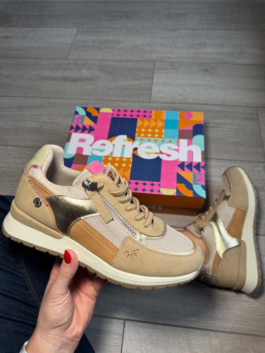 Refresh Beige/Gold Zip Trainer