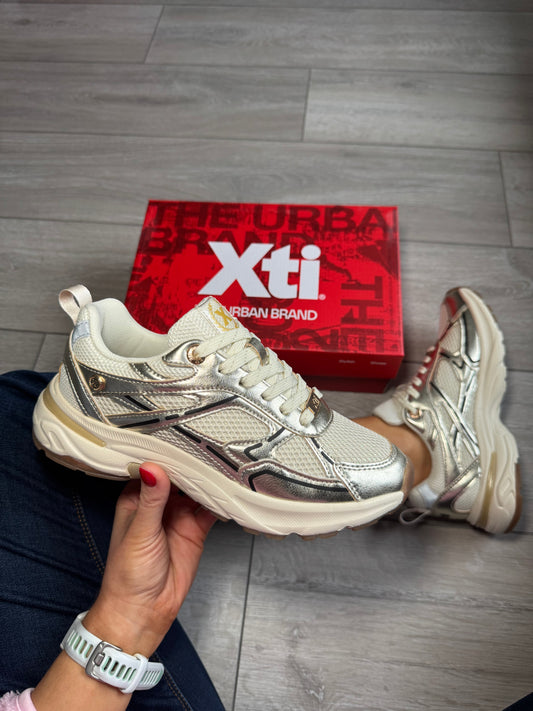 XTI Gold Retro Metallic Trainer
