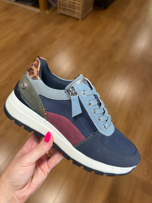 Refresh Navy Multi Zip Trainer