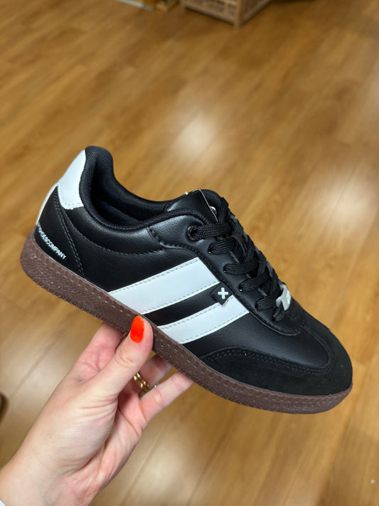 XTI Black Stripe Trainer