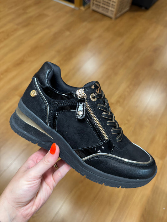 XTI Black/Gold Wedge Zip Trainer