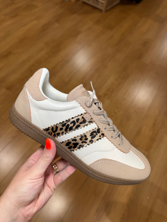 XTI Beige Leopard Stripe Trainer