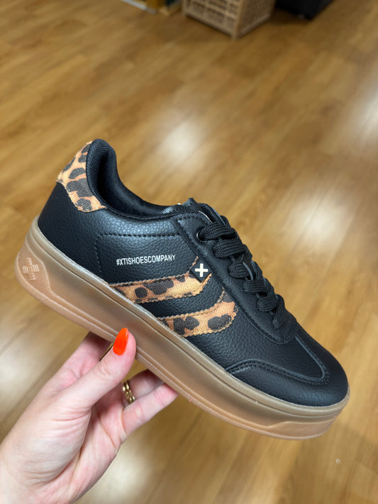 XTI Black Leopard Stripe Gum Trainer