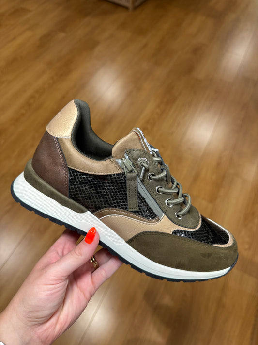 Refresh Khaki/Snake Zip Trainer
