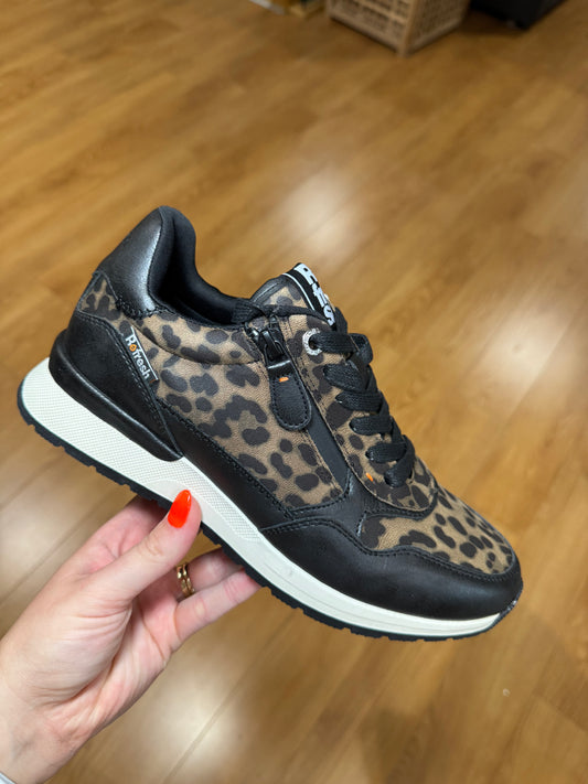 Refresh Black Leopard Zip Trainer