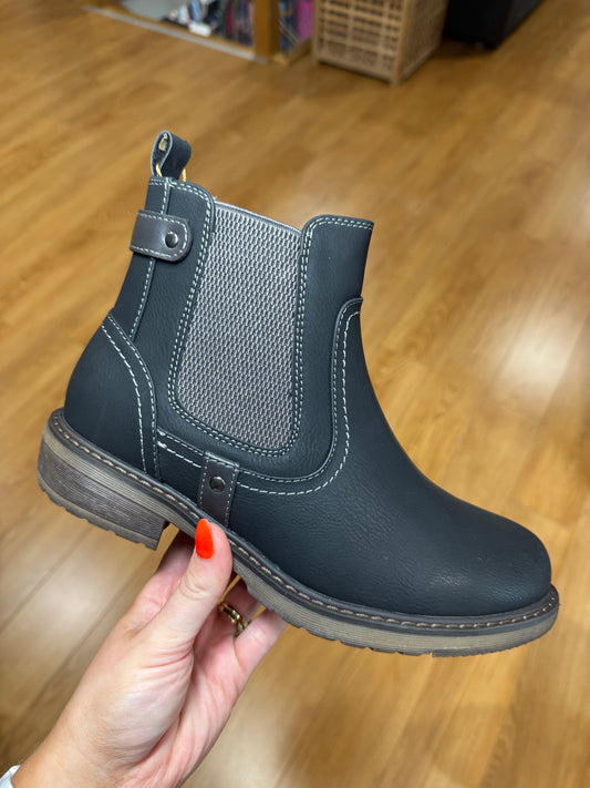 Lunar Roxie II Black Chelsea Boot