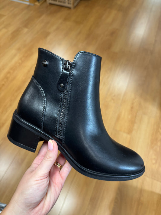 Lunar Sabina Black Boot