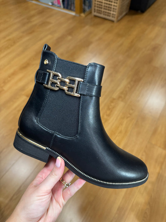 Zanni & Co Eawyn Black Boot